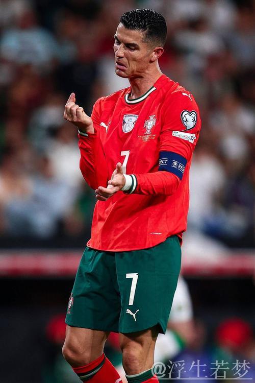 C罗分享抵达葡萄牙国家队照片引热议,球迷吐槽摄影师技术 C罗分享抵达葡萄牙国家队照片引热议,球迷吐槽摄影师技术
